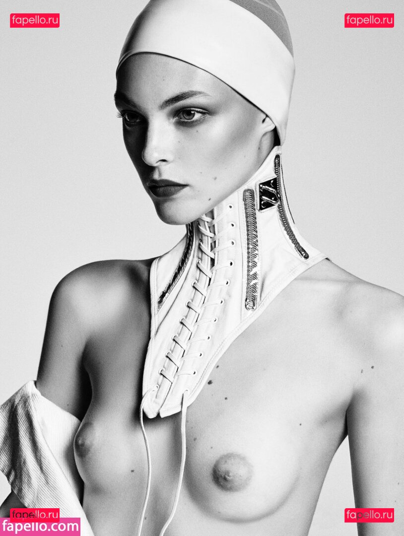 Vittoria Ceretti / vittoria Onlyfans Photo Gallery 