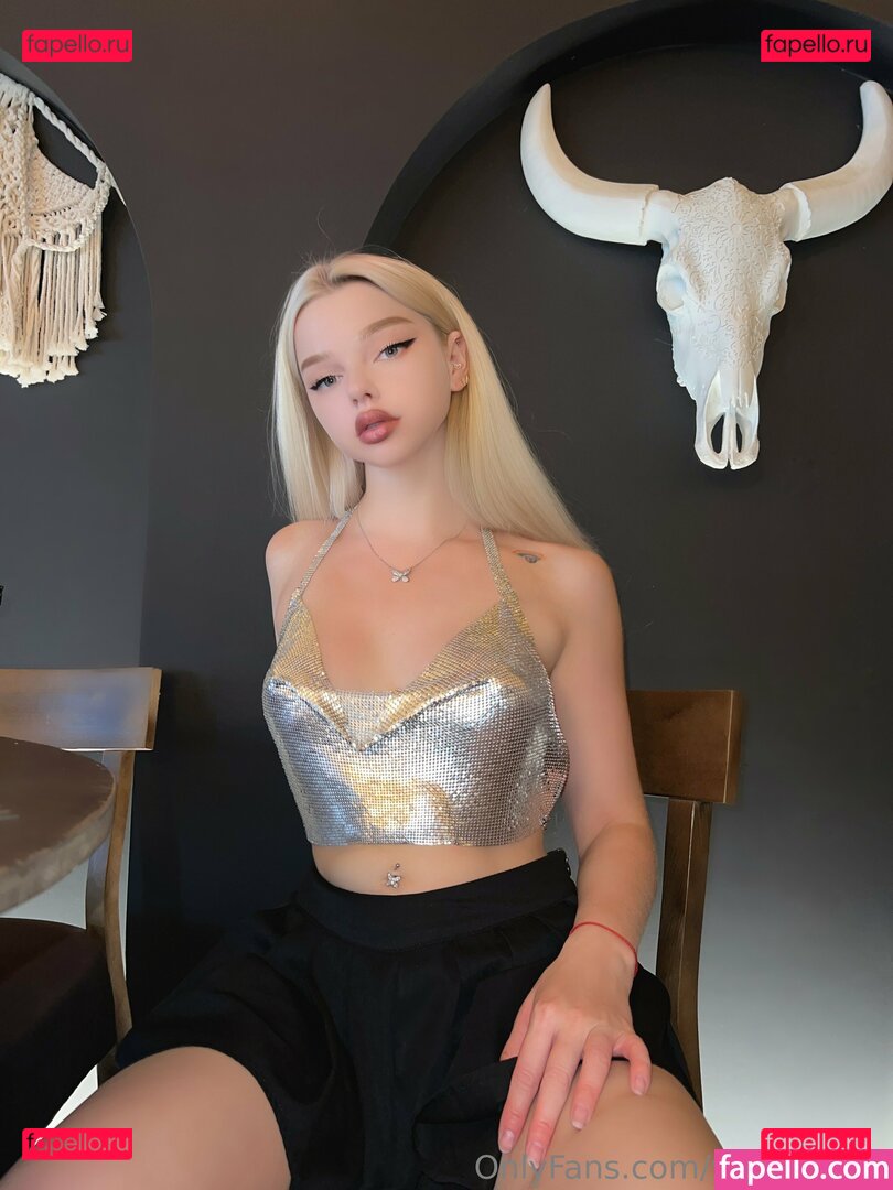 white_vikki Onlyfans Photo Gallery 