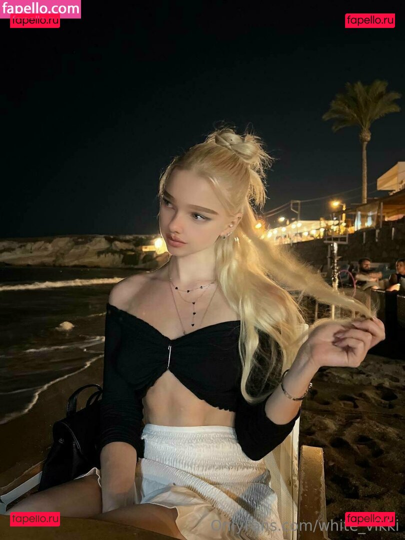 white_vikki Onlyfans Photo Gallery 