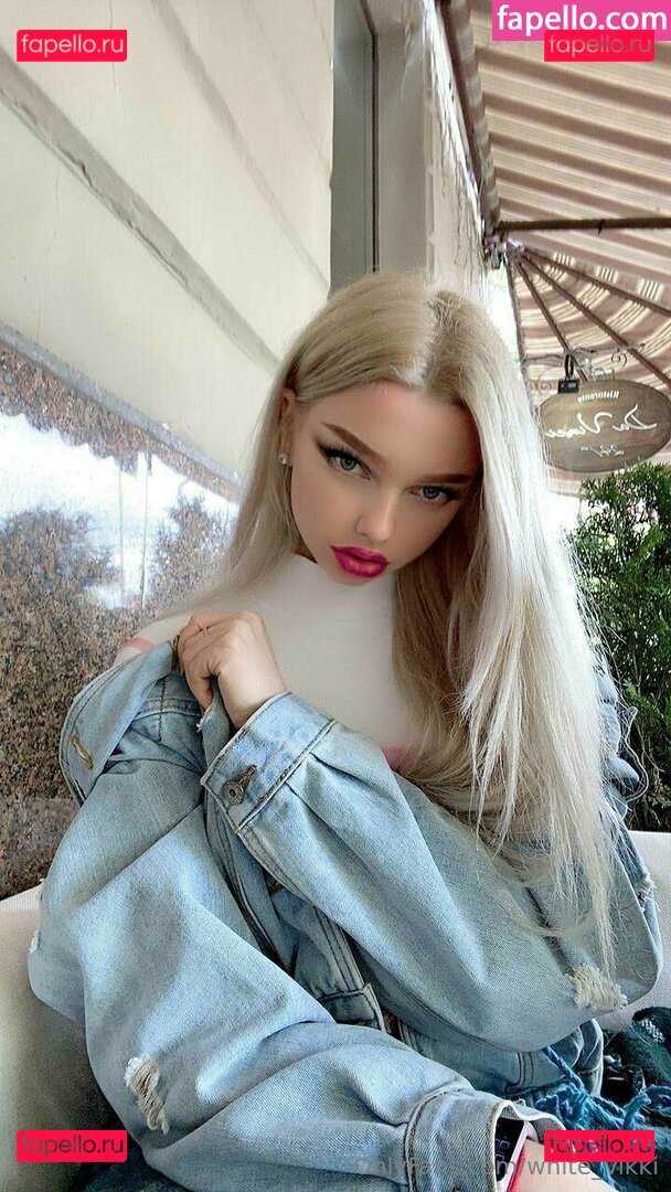 white_vikki Onlyfans Photo Gallery 
