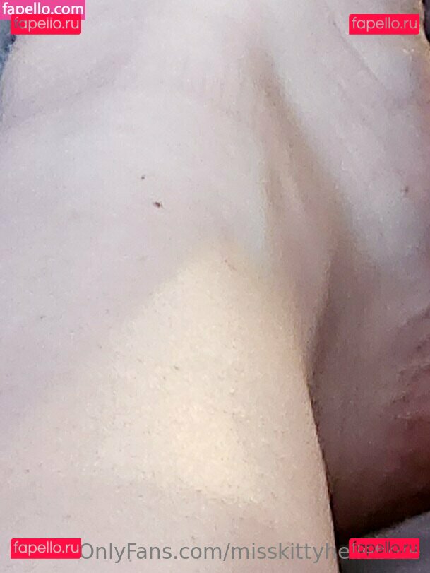 heykittykittykittylove / misskittyhellebore Onlyfans Photo Gallery 