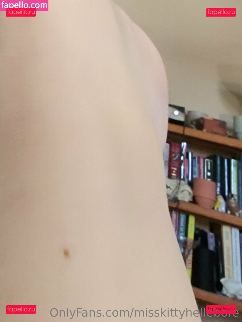 heykittykittykittylove / misskittyhellebore Onlyfans Photo Gallery 