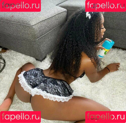 canadianyogababefree Onlyfans Photo Gallery 