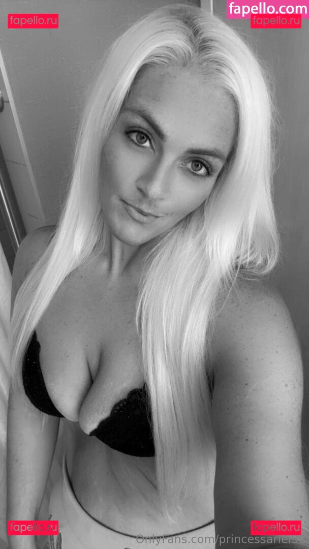 princessariel32 Onlyfans Photo Gallery 