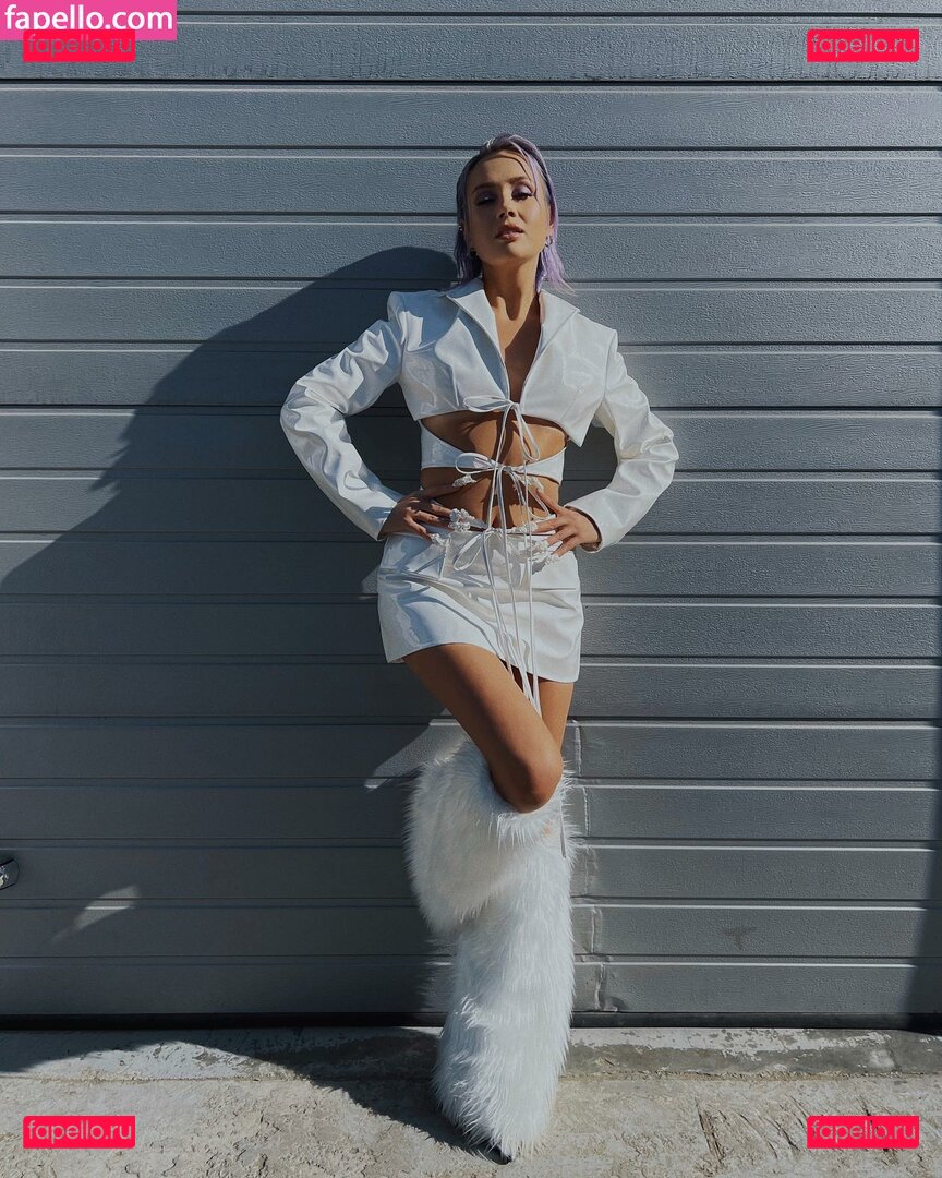 Klava Koka / alinchik_malinchik / klavacoca Onlyfans Photo Gallery 