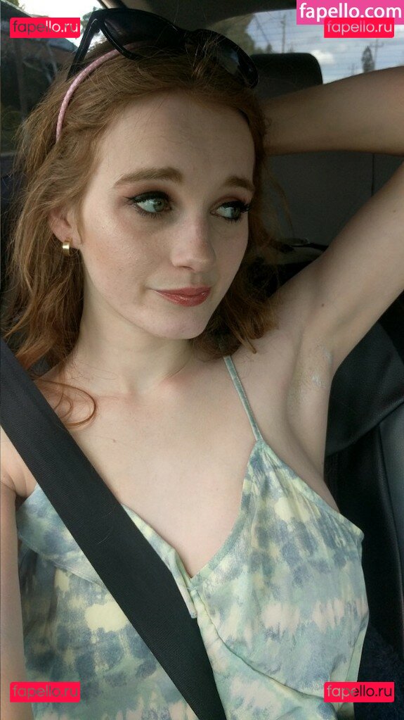 Arabella / arabellachi / arabelleraphael / https: / witchbella Onlyfans Photo Gallery 