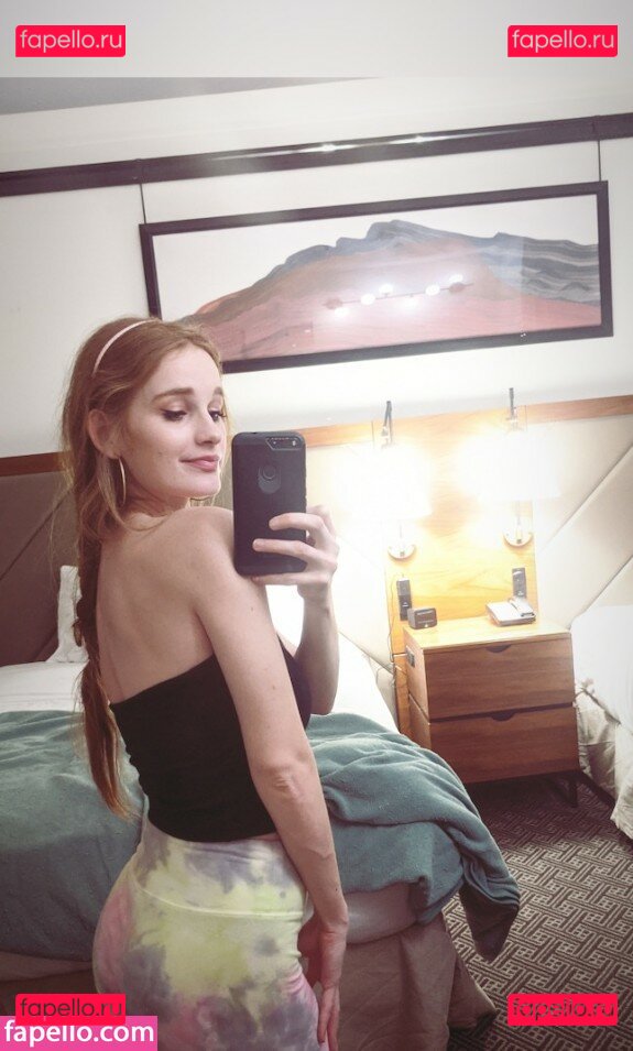 Arabella / arabellachi / arabelleraphael / https: / witchbella Onlyfans Photo Gallery 