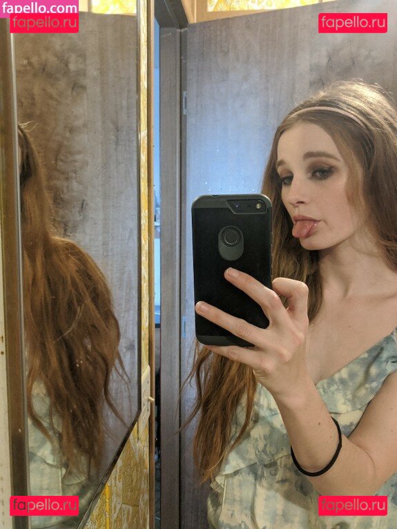 Arabella / arabellachi / arabelleraphael / https: / witchbella Onlyfans Photo Gallery 