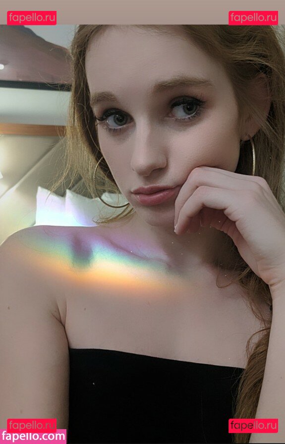 Arabella / arabellachi / arabelleraphael / https: / witchbella Onlyfans Photo Gallery 