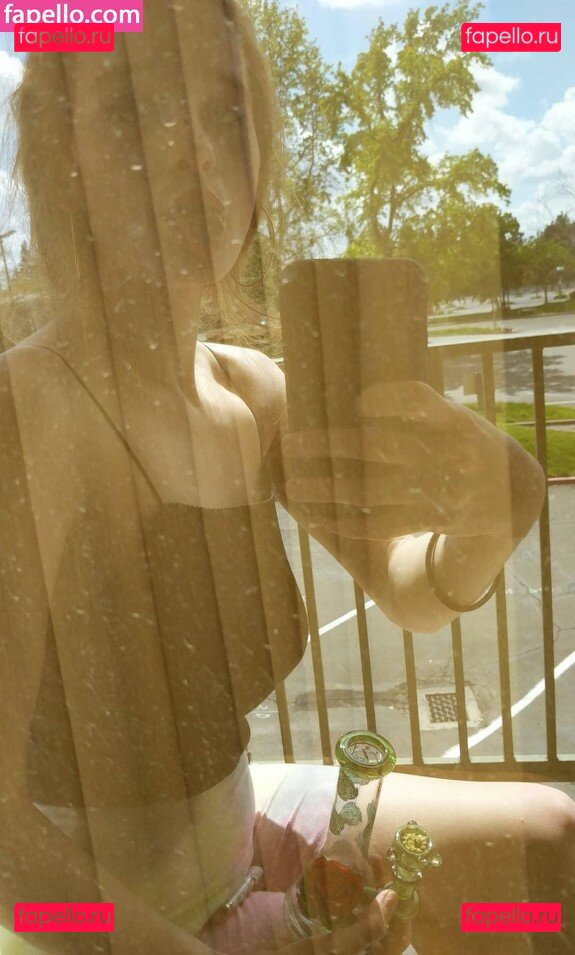 Arabella / arabellachi / arabelleraphael / https: / witchbella Onlyfans Photo Gallery 