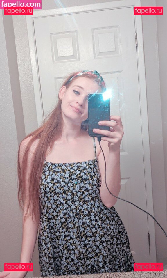 Arabella / arabellachi / arabelleraphael / https: / witchbella Onlyfans Photo Gallery 