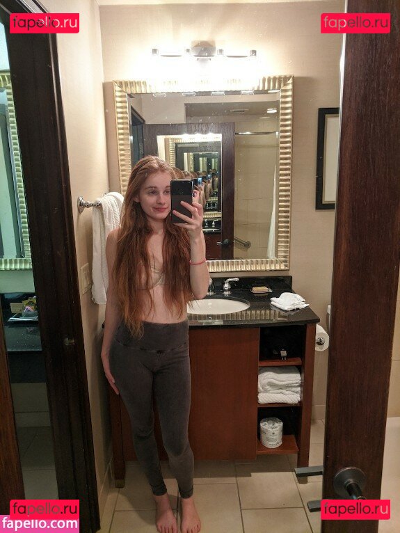 Arabella / arabellachi / arabelleraphael / https: / witchbella Onlyfans Photo Gallery 