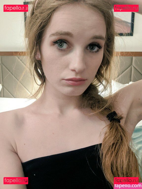 Arabella / arabellachi / arabelleraphael / https: / witchbella Onlyfans Photo Gallery 