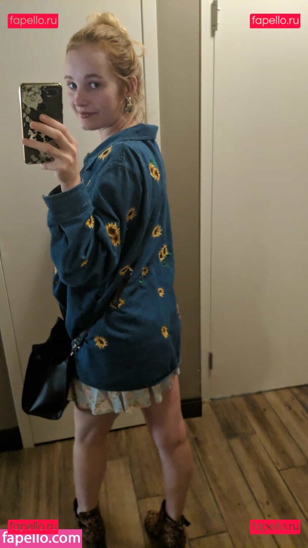 Arabella / arabellachi / arabelleraphael / https: / witchbella Onlyfans Photo Gallery 