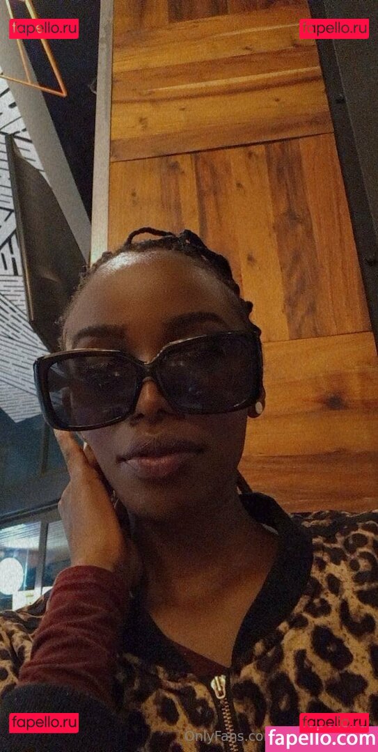 Samantha Mocca / samanthamoca / sammyebony Onlyfans Photo Gallery 