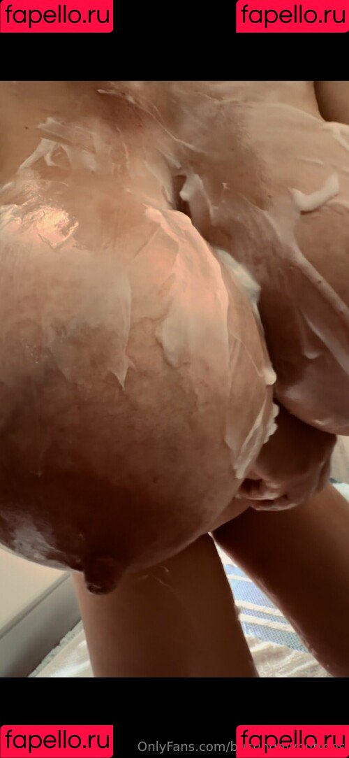 BustingMyButtons / https: Onlyfans Photo Gallery 