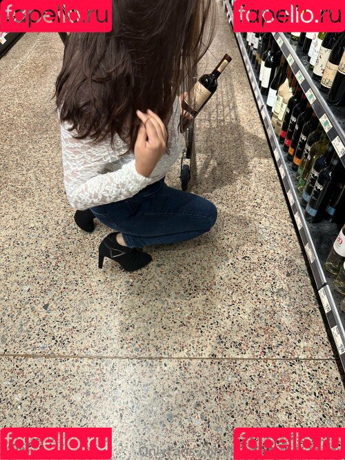 BustingMyButtons / https: Onlyfans Photo Gallery 