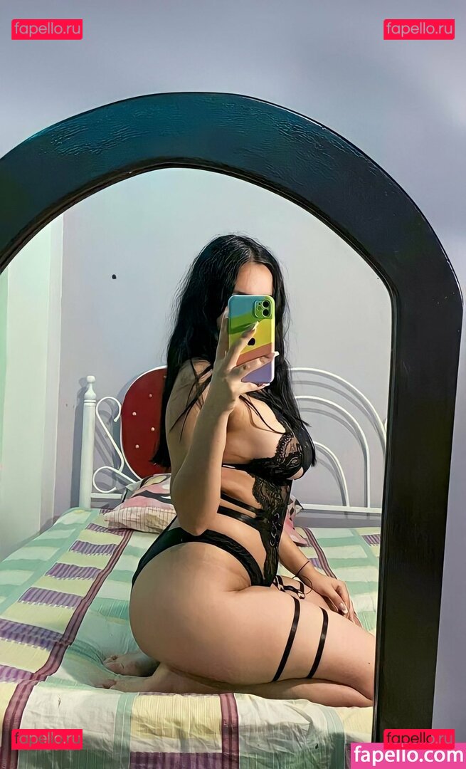 adrieamb / adripiecitos Onlyfans Photo Gallery 