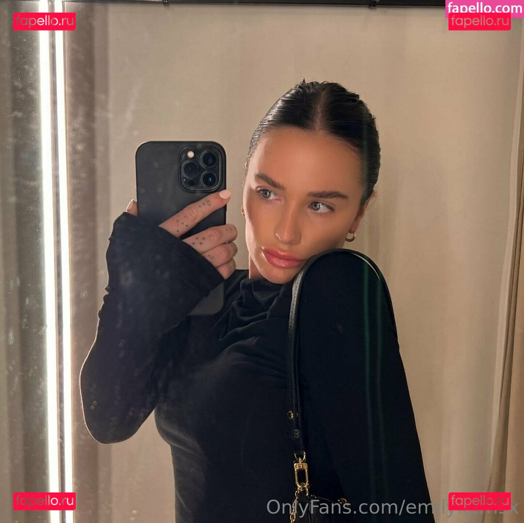 emily.kerns / emilykernsx Onlyfans Photo Gallery 