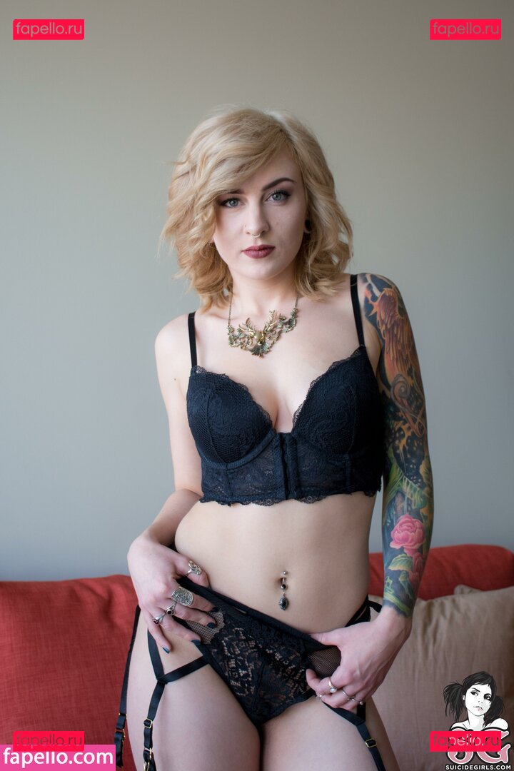 Moonchiild / moonchildsanelly / mooonchiild__ Onlyfans Photo Gallery 