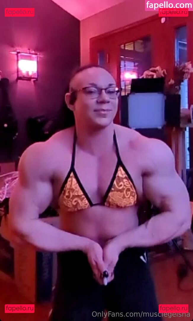 https: / ifbb_pro_yeo / musclegeisha Onlyfans Photo Gallery 