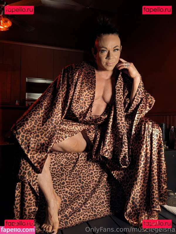 https: / ifbb_pro_yeo / musclegeisha Onlyfans Photo Gallery 