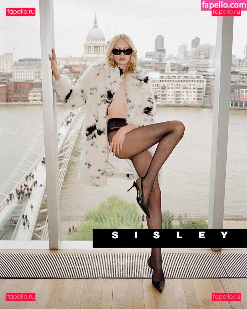 Alex Consani / alexconsani Onlyfans Photo Gallery 