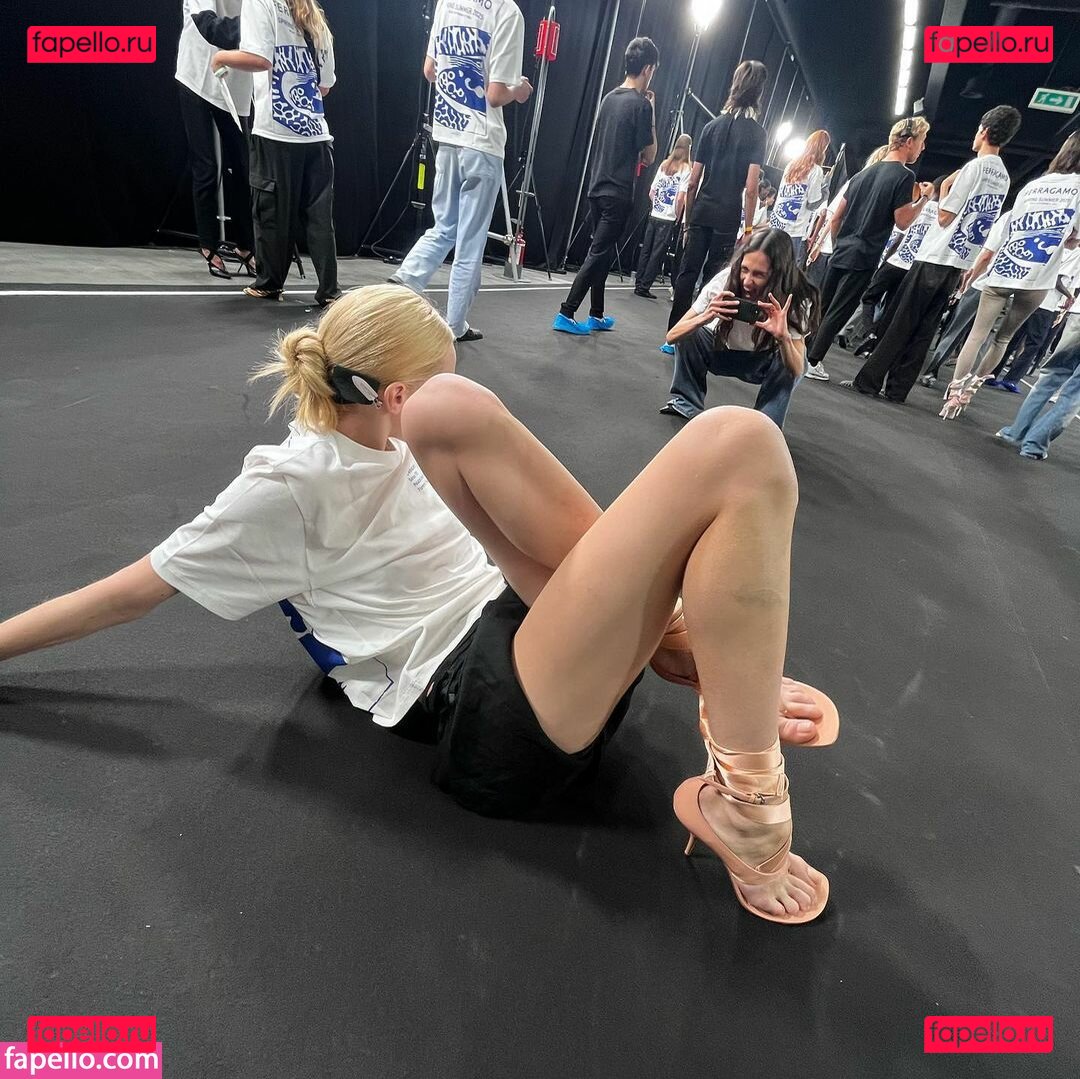 Alex Consani / alexconsani Onlyfans Photo Gallery 