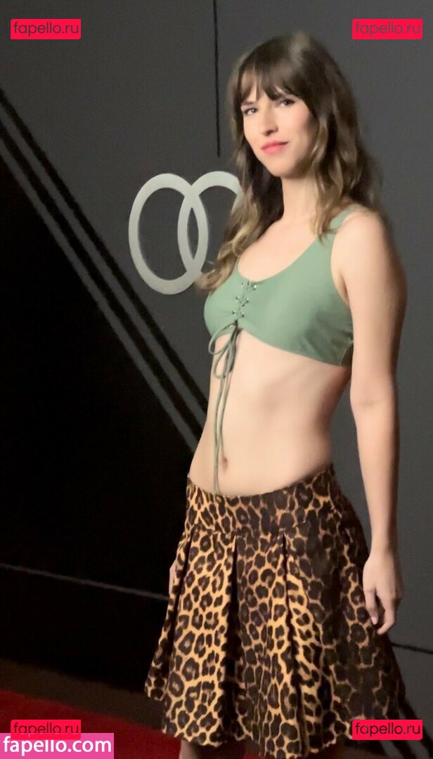 Soli Solstice / https: / solisolstice Onlyfans Photo Gallery 