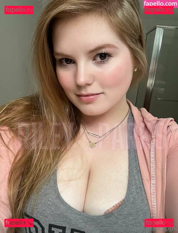 Riley Parks / https: / riley_parks / riley_parksof Onlyfans Photo Gallery 