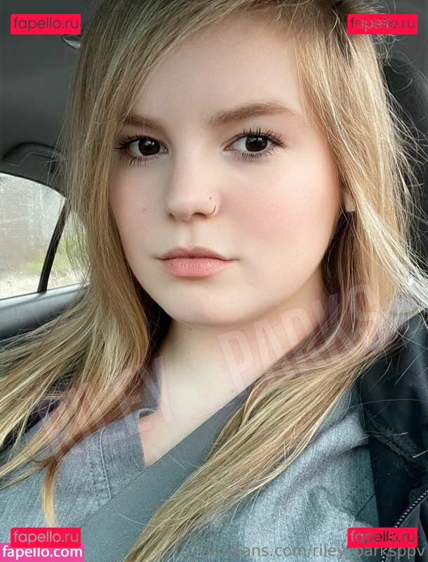 Riley Parks / https: / riley_parks / riley_parksof Onlyfans Photo Gallery 