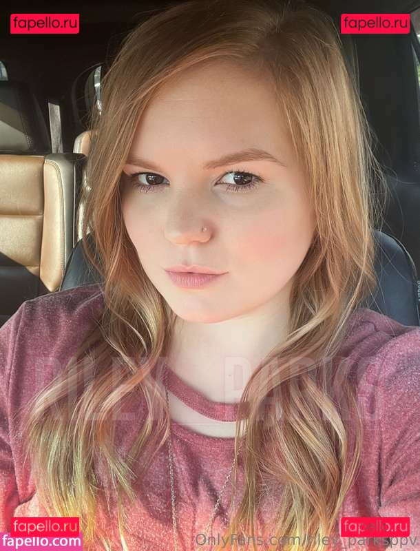 Riley Parks / https: / riley_parks / riley_parksof Onlyfans Photo Gallery 