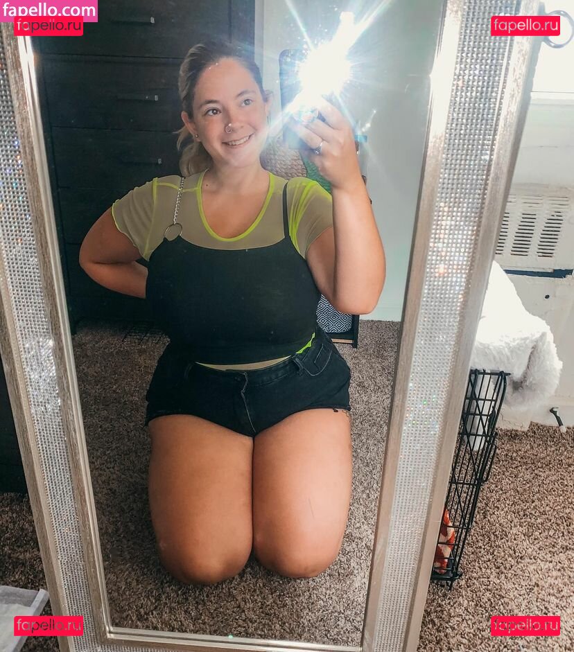 https: / lacebeth / laciearmstrong Onlyfans Photo Gallery 