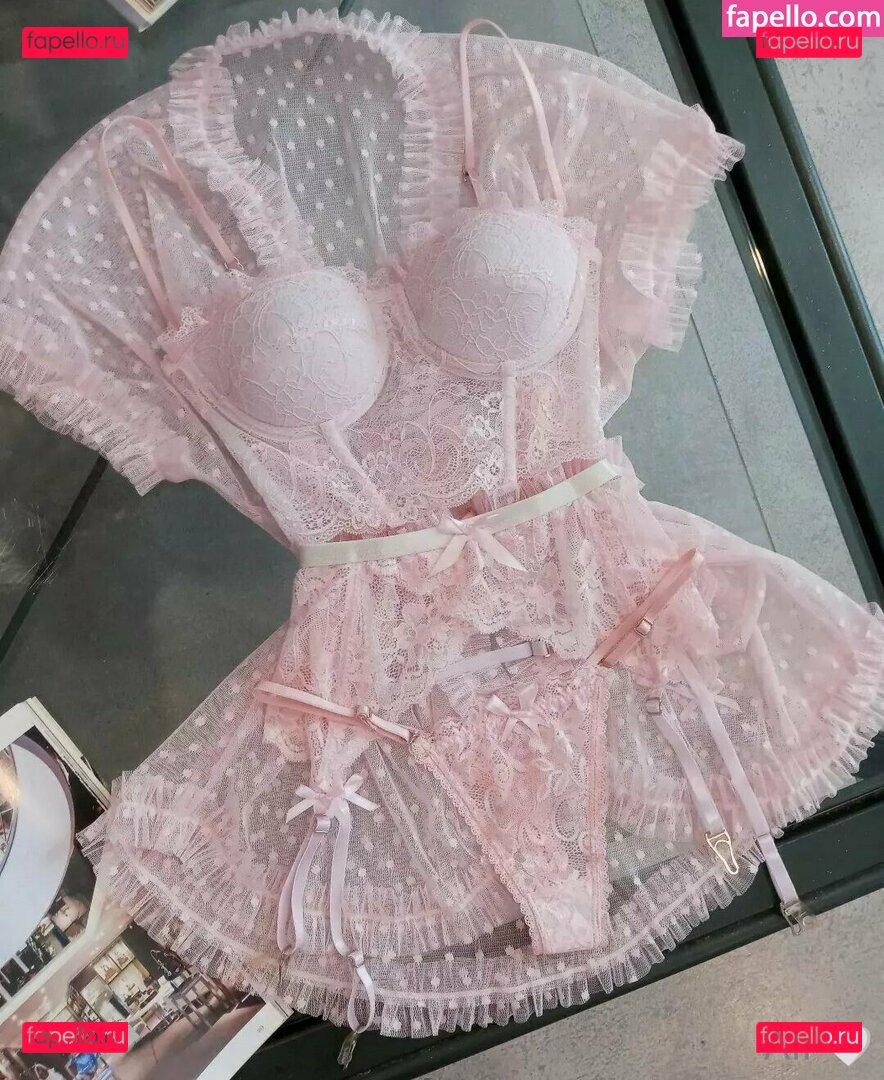 emilyali / emilyali_ Onlyfans Photo Gallery 