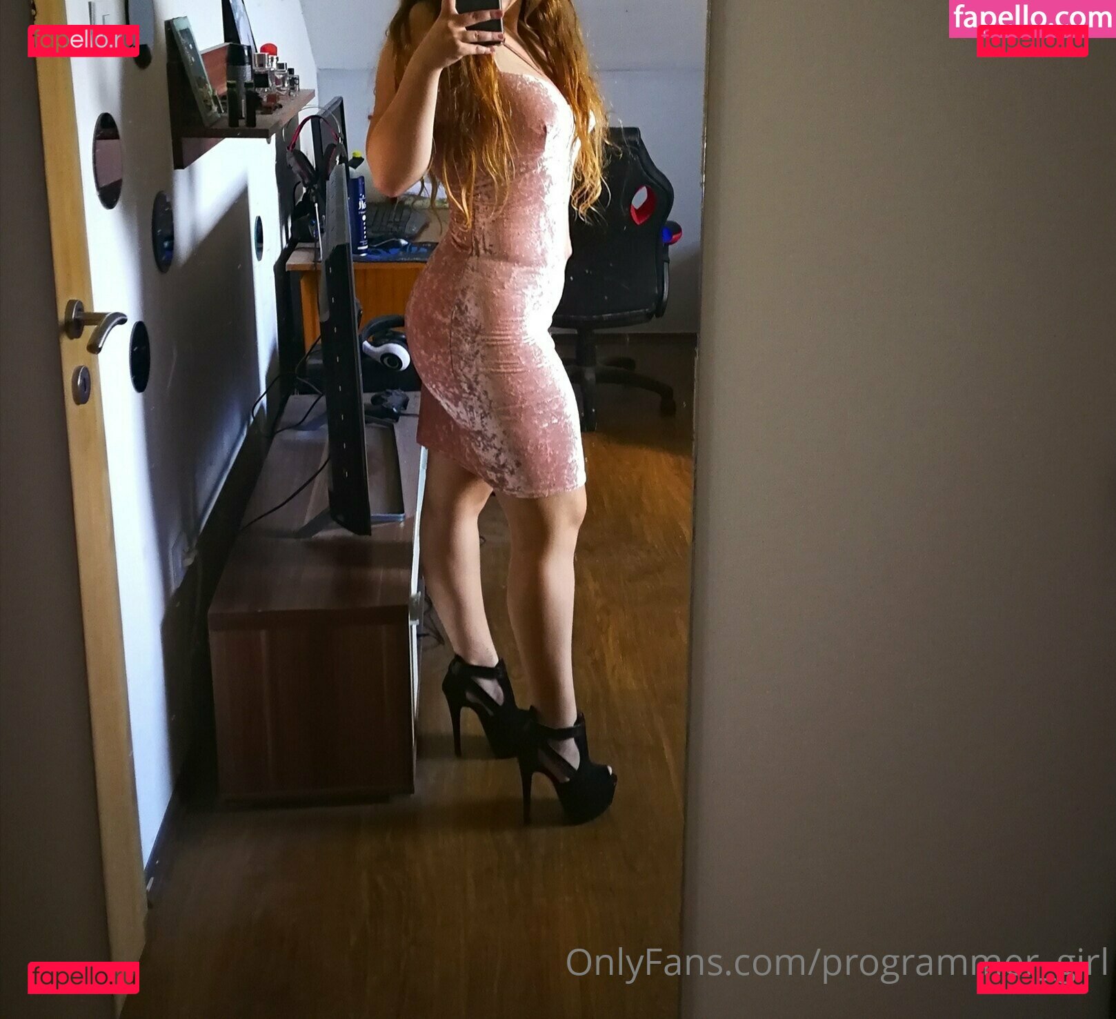 programmer_girl / programmer_girl__ Onlyfans Photo Gallery 