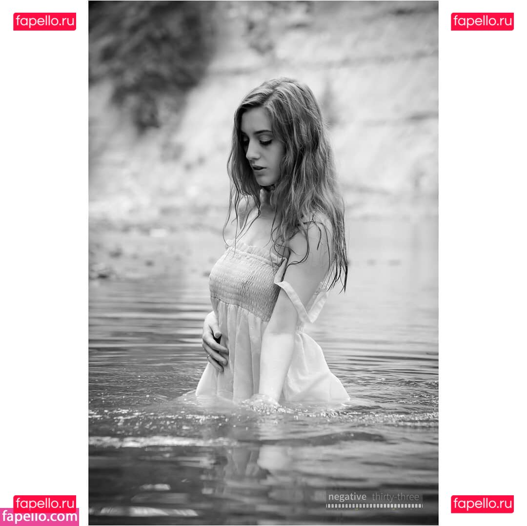 lonelydrunkandbeautiful / savingmyinsanity Onlyfans Photo Gallery 