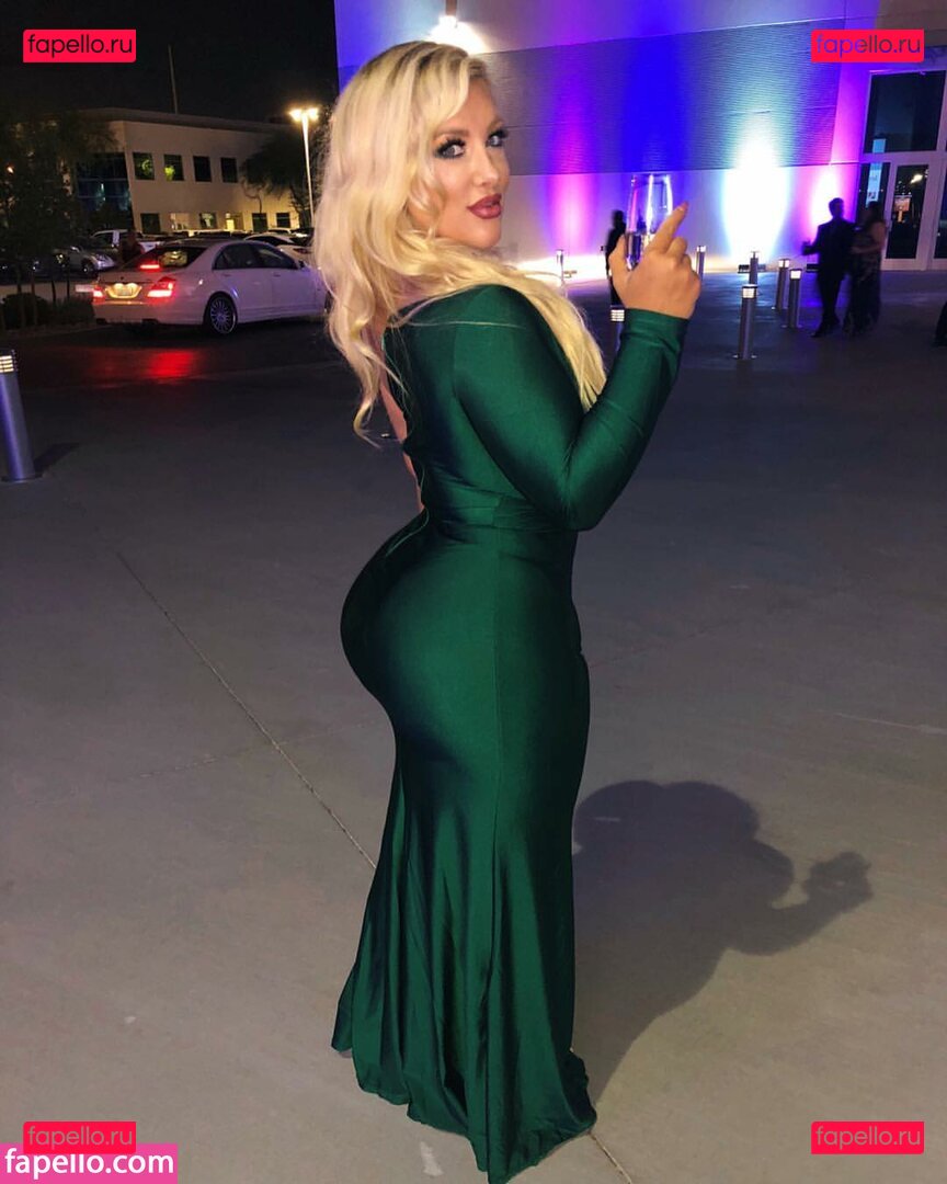 Taya Christian / Thedoctorbae Onlyfans Photo Gallery 