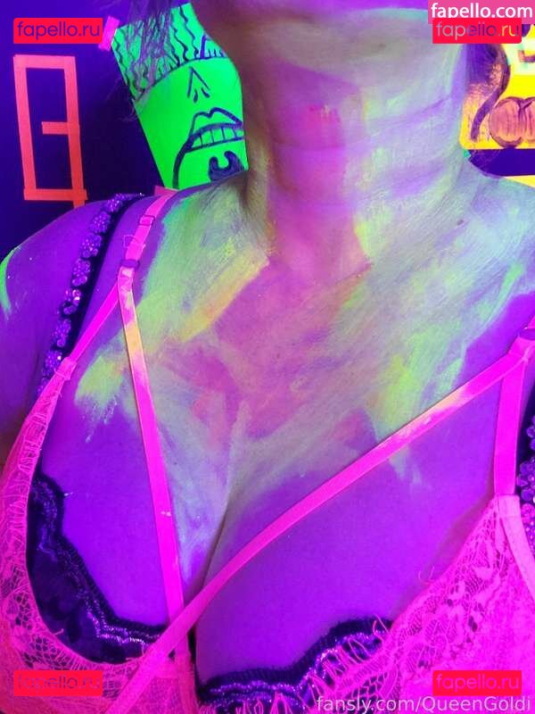 QueenGoldi / https: / thequeengoldi Onlyfans Photo Gallery 