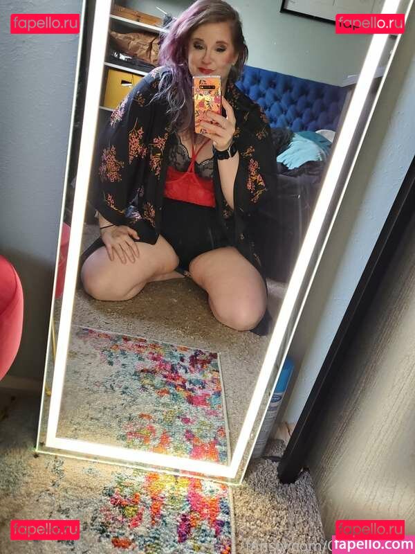 QueenGoldi / https: / thequeengoldi Onlyfans Photo Gallery 