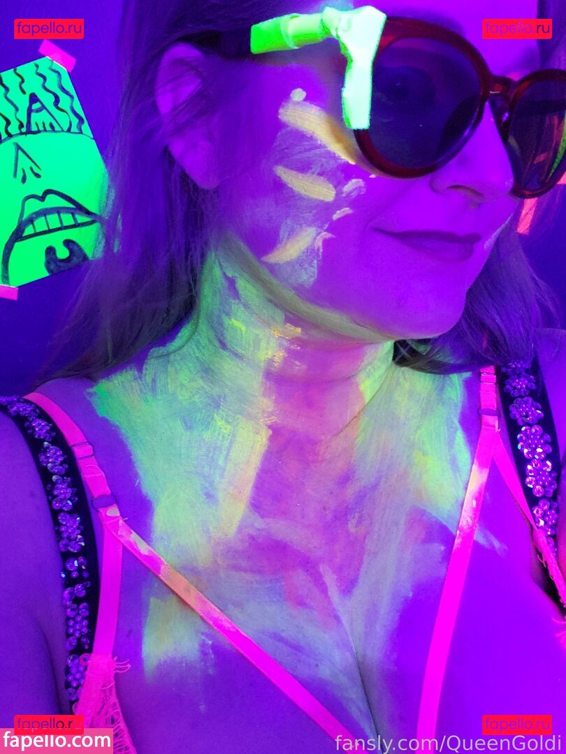 QueenGoldi / https: / thequeengoldi Onlyfans Photo Gallery 