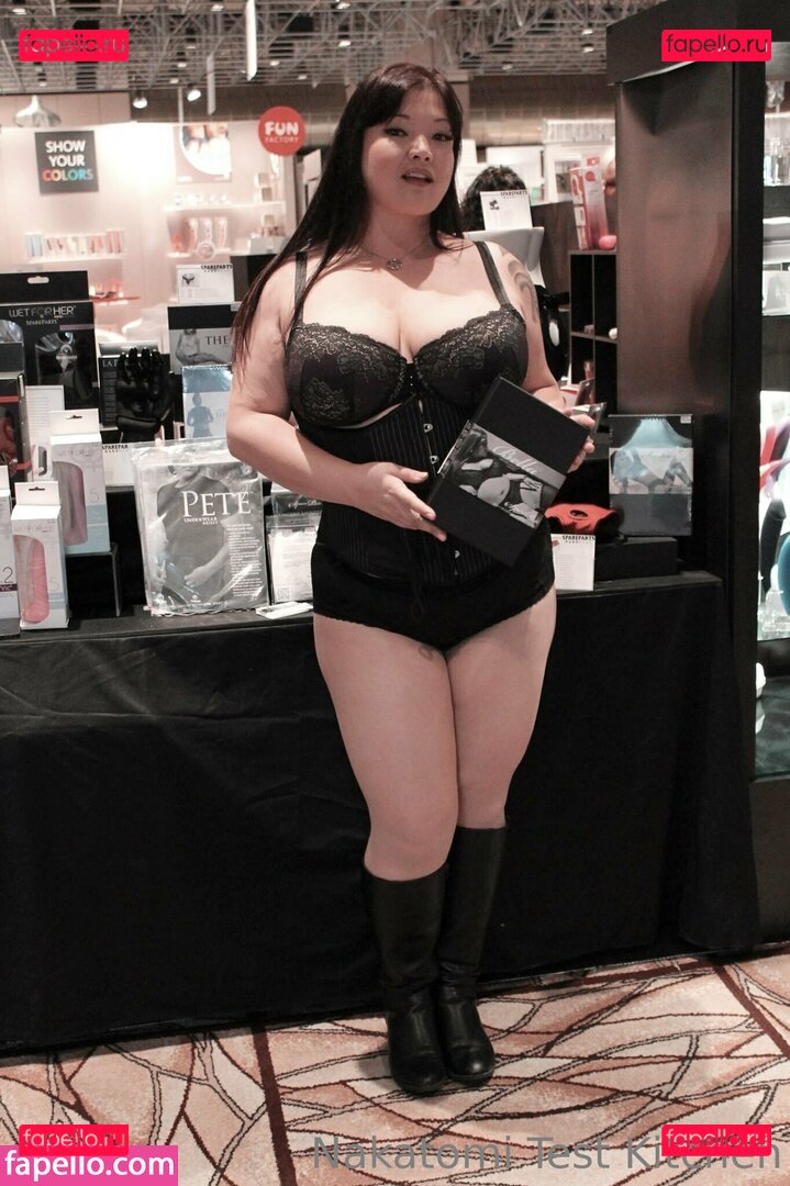 kelly.nakatomi / kellynakatomi Onlyfans Photo Gallery 