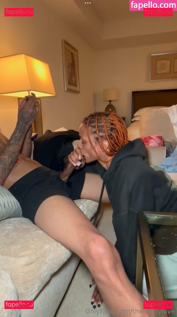 therenitylove Onlyfans Photo Gallery 