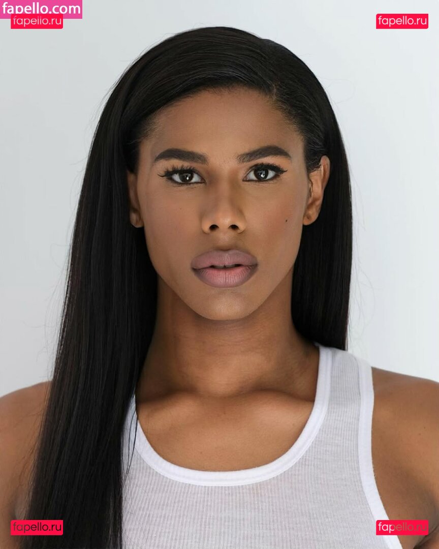 Miss Giraffe Pussy / https: / nekiazulu / therealamazon Onlyfans Photo Gallery 