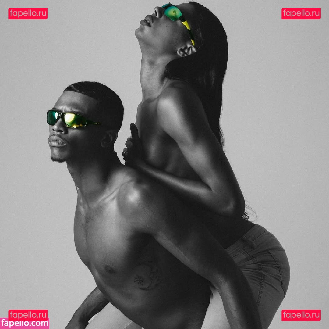 Miss Giraffe Pussy / https: / nekiazulu / therealamazon Onlyfans Photo Gallery 