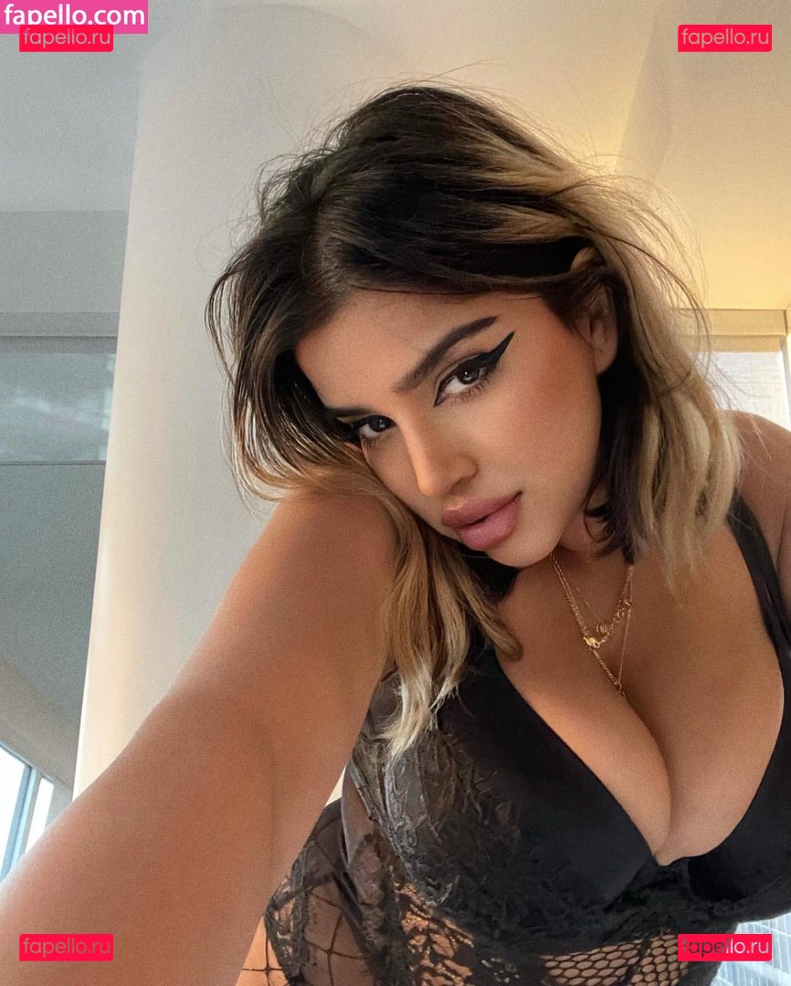 Kiranxo / OMGLove Onlyfans Photo Gallery 