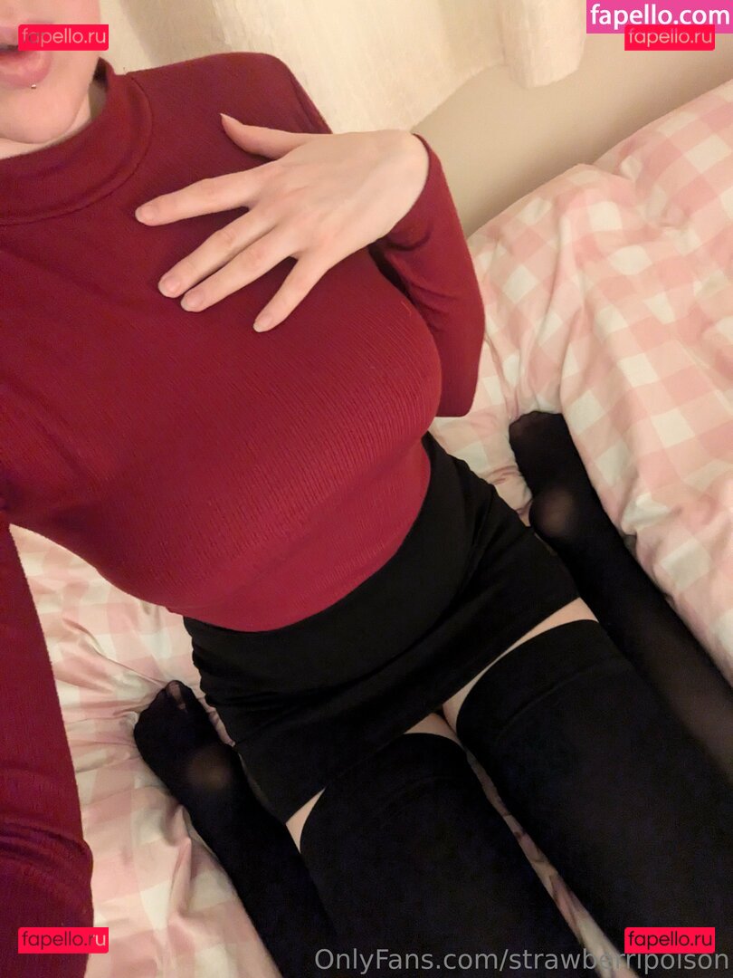strawberripoison Onlyfans Photo Gallery 