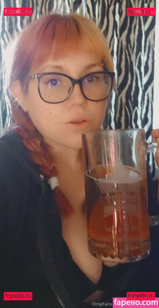 manwhosmile / vvpurplerosevv Onlyfans Photo Gallery 