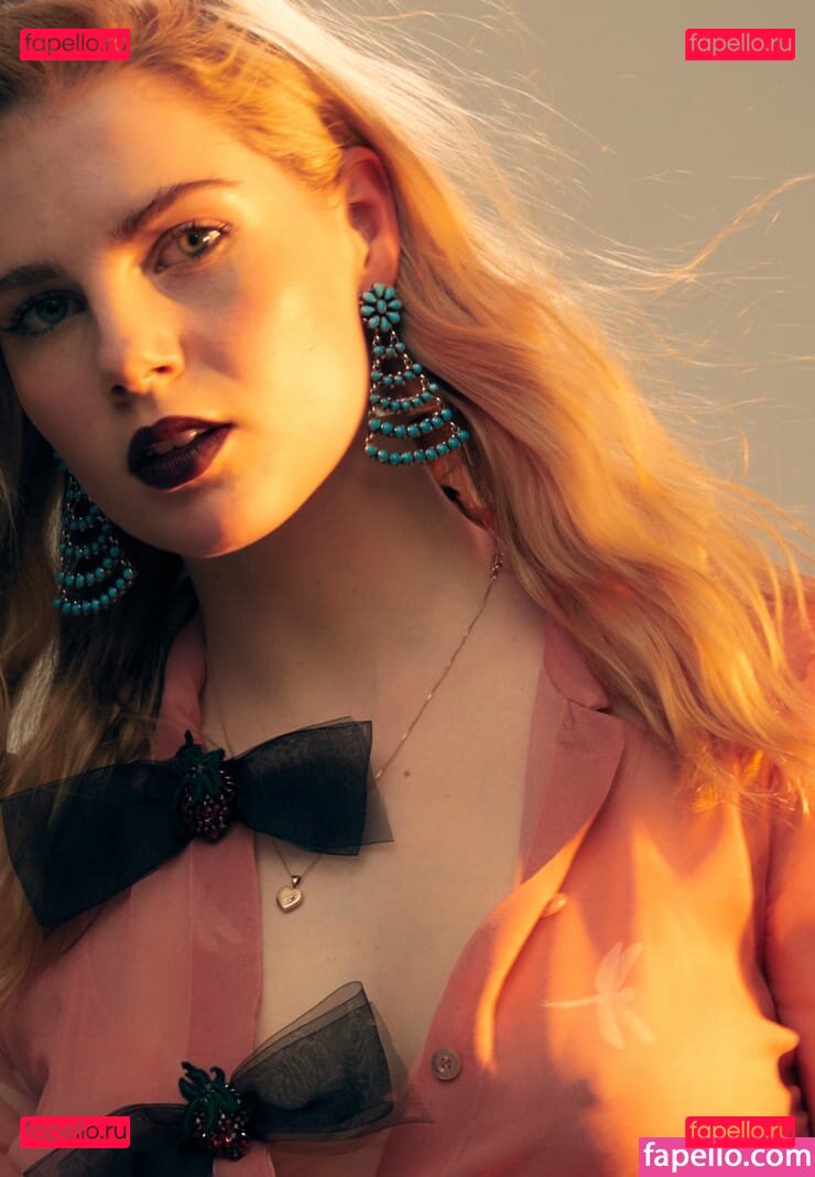 Lucy Boynton / lucyboynton1 Onlyfans Photo Gallery 