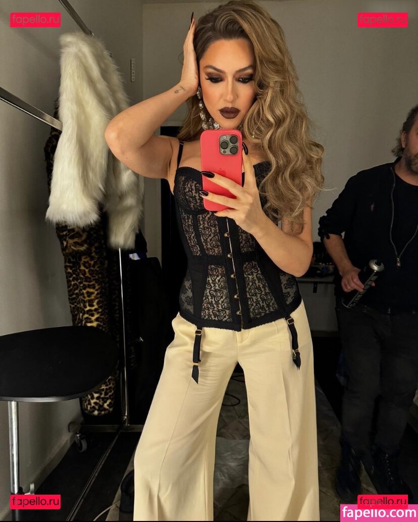 Hadise / hadisex Onlyfans Photo Gallery 
