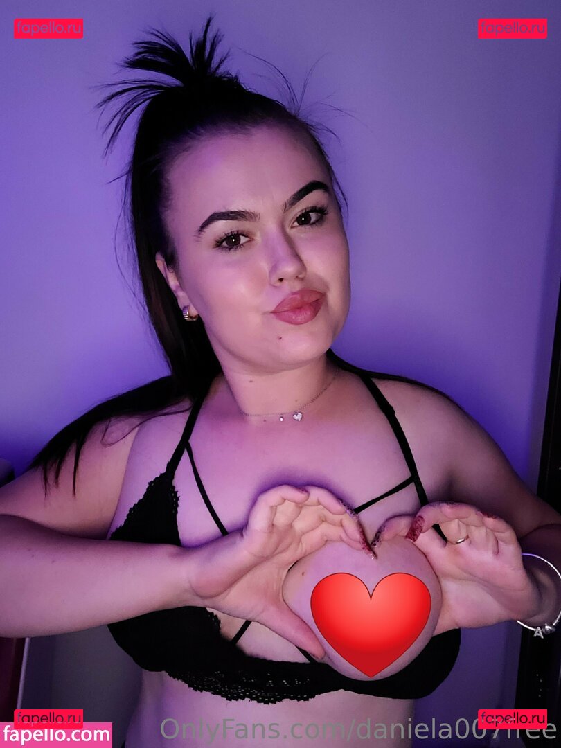 daniela007free / danielat07 Onlyfans Photo Gallery 